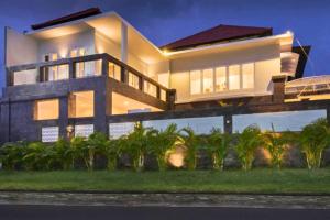 Clarisha Extraordinary 5 BR Private Pool Villa ZN407