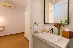 Clarisha Extraordinary 5 BR Private Pool Villa ZN407