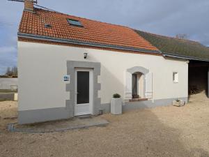 Charmante Maison 3* Près dOrléans avec Confort et Wi-Fi - FR-1-590-587