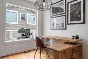 The Ohana Lakeside Retreat 4 Bedrooms & Tiki Bar