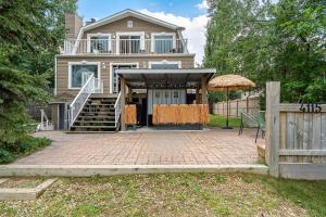 The Ohana Lakeside Retreat 4 Bedrooms & Tiki Bar