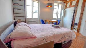 12 Lovely Studio Steps from Boulevard Saint Germain