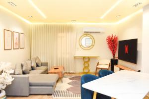 Modern 2BR in New Cairo l Great Balcony View l WiFi