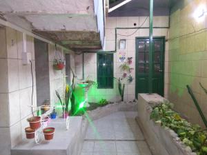 habitacion amoblada con baño privado unicamente para varon SOLO