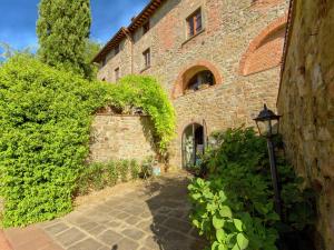 Attractive apartment in typical Tuscan style