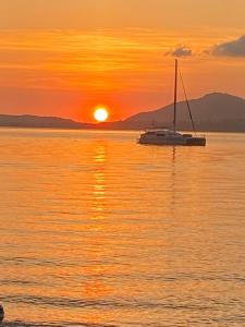 NEW Beach Bungalow with sunset view