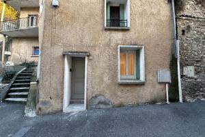 Charmant studio neuf au coeur de Volonne