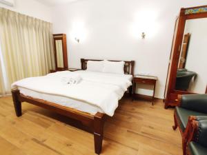 Luxury 3BHK Sea View Apartment with Pool Access & WiFi - Goa