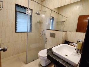 Luxury 3BHK Sea View Apartment with Pool Access & WiFi - Goa