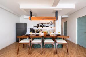 Private Oceanfront Colonial Beach Villa 6Bedrooms, Sleeps 28, Hua Hin