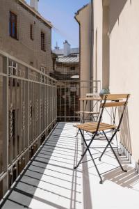 Apartment with the balcony - Augustiańska 1