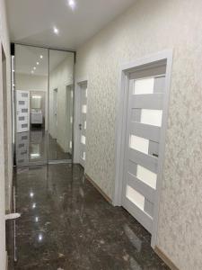 Двохкімнатна новобудова в районі автовокзалу,дві великі кімнати,парковка,поруч обласна лікарня