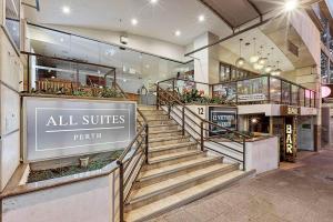 Apartment with kitchen and balcony - stroll to river & shopping mall