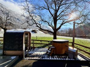 Glarner Spa I Private Sauna & Hot Tub & Alps View