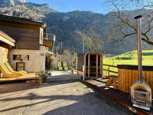 Glarner Spa I Private Sauna & Hot Tub & Alps View