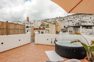 Wonder Atic, with private terraces, jacuzzi and stunning views