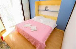 Nice Apartment In Zivogosce With Wifi