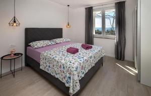 Lovely Apartment In Tucepi With House Sea View