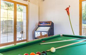 Amazing Home In Acquigny