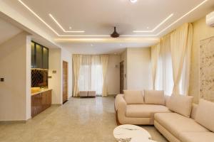 The Sapphire Garden Villa by StayJade Pool 3BHK
