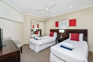 Coastal Escape - 2BR plus Pool and Spa by Custom Bnb Hosting