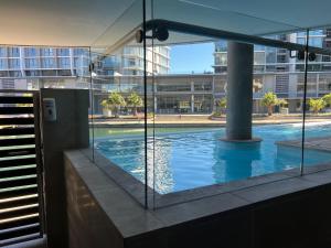 1BR Canal Apartment - V&A and CTICC a short walk away