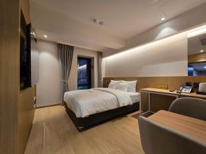 Tria Business & Boutique Hotel