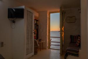 Off the beaten path! Poolside Studio