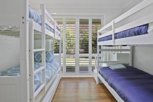 Kiama Beach Retreat - Big Yard & Movie Lounge