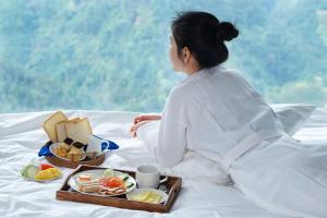 DeLaMont Sapa Hotel - Hill Serenity Retreat