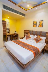 Hotel Golden Oasis - 5 Minute Walk from New Delhi Railway Station