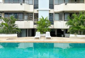 Cozy, Spacious 2-Bedder with City, Park View, Near Nana BTS