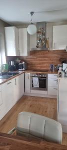 3 Zimmer im HochparterreInklusive