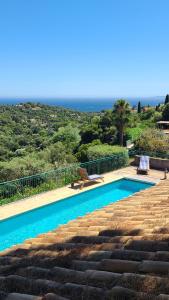 Villa 12 pers clim piscine vue mer