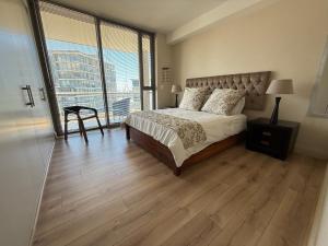 Canal Quays 707 Deluxe Suite - Near V&A & CTICC