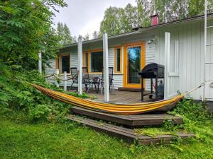 Cozy Summerhouse by the River