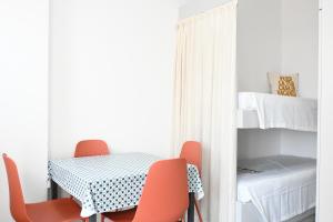 F007 - Fano, monolocale fronte mare in residence con piscina