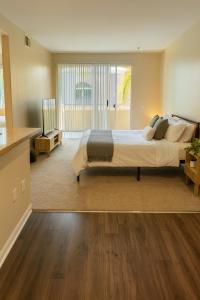 Marina Del Rey Beach Retreat w Hot Tub, Billiards & Grill