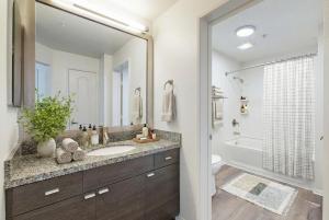 Marina Del Rey Beach Retreat w Hot Tub, Billiards & Grill