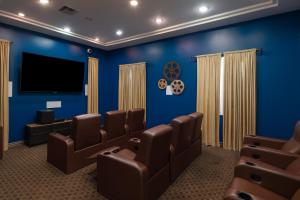 Marina Del Rey Beach Retreat w Hot Tub, Billiards & Grill