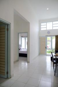 Casa white
