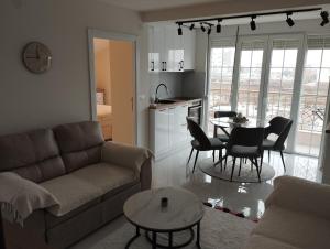 VauDa White apartman