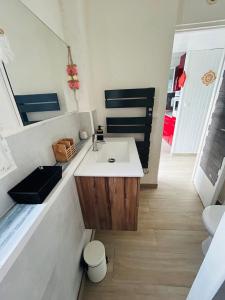 Maison 2 chambres - parking- piscine collective - clim RDC - wifi