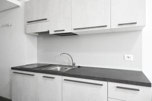 F007 - Fano, monolocale fronte mare in residence con piscina