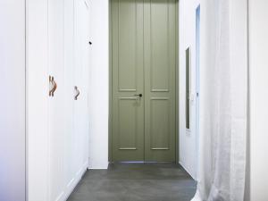 Design Apartment with Private Street Entrance