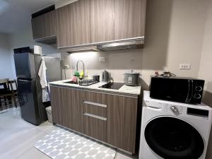 10L Luxe City Escape at Park Mckinley West