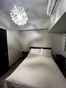 10L Luxe City Escape at Park Mckinley West