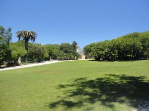 Feels apartment Lisbon - gardens and river