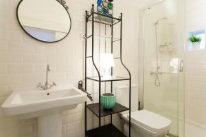 Feels apartment Lisbon - gardens and river