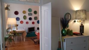 Feels apartment Lisbon - gardens and river